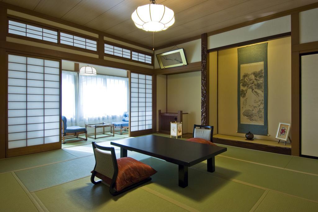 Ekinariya Ryokan Kusatsu  Rum bild